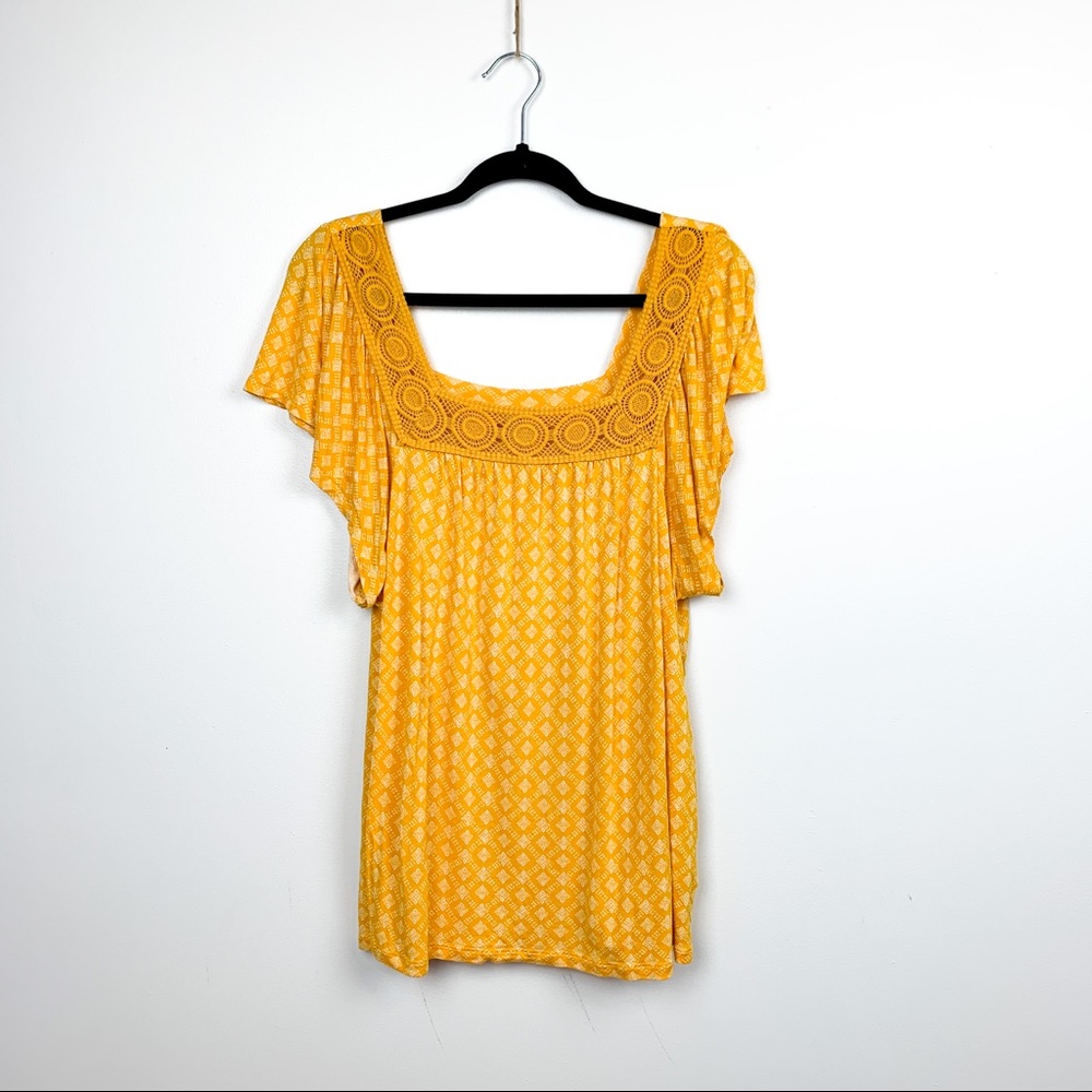 Old Navy Yellow & White Patterned Short Sleeve
